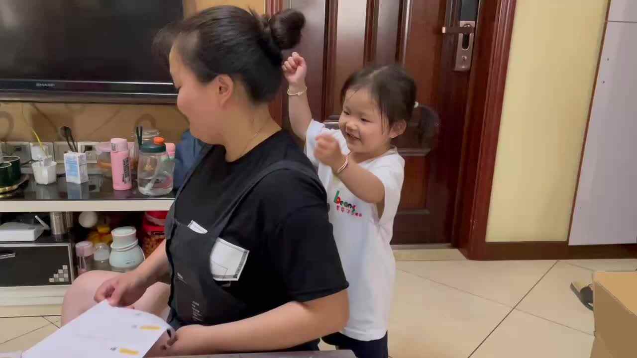 给妈妈捶背