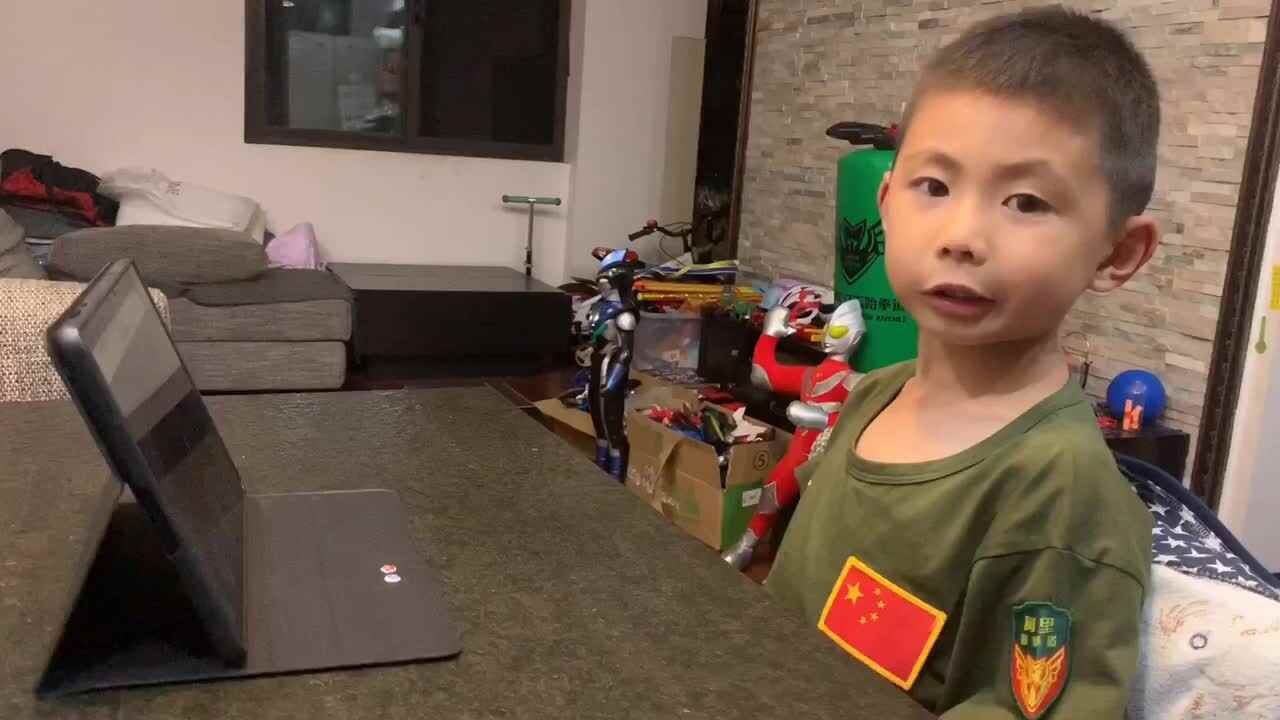 英文绘本《棕熊》2022.5.29