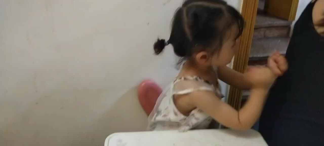 罗一:给妈妈捶背