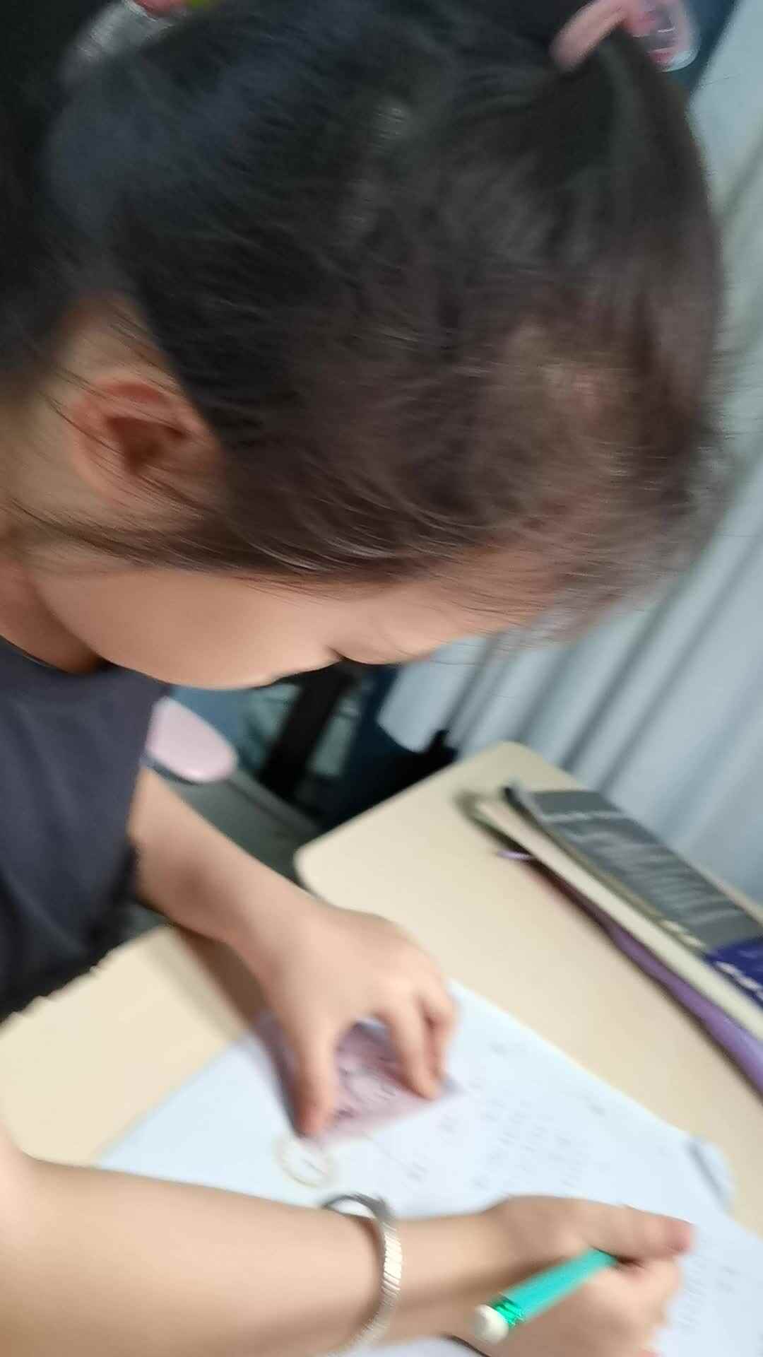 0512_学B班赖艺菲