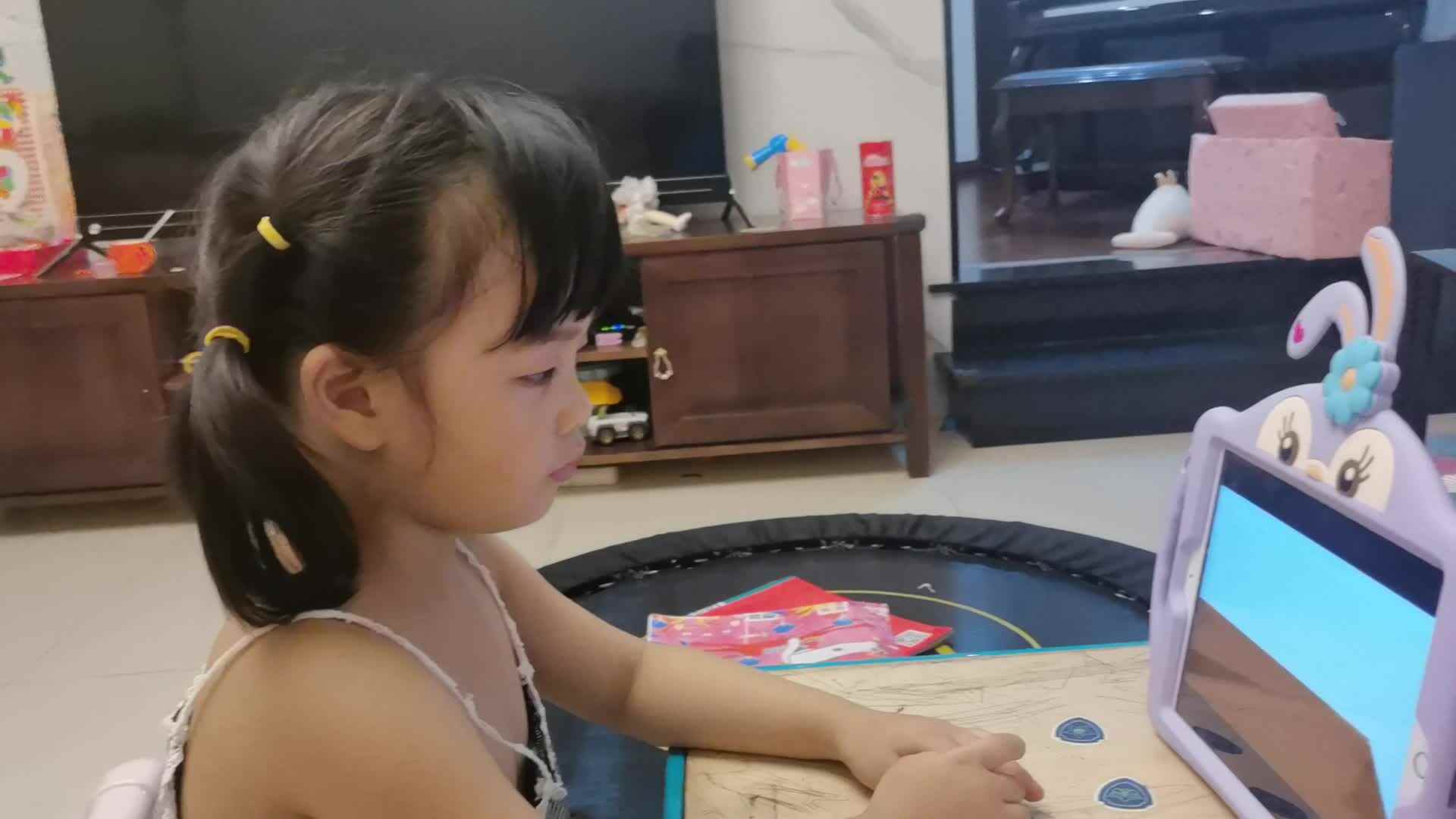 2022.6.22侯奕帆闯关练习《孔融让梨》