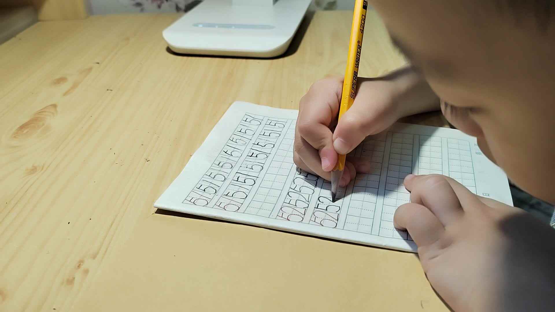 书写数字52.mp4