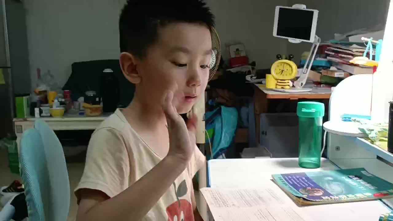 2023级B班刘梓浩闯关练习写数字.mp4