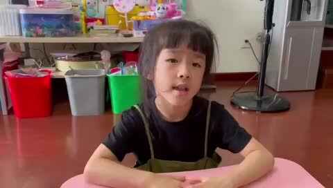 观看歌唱英文儿歌《12月歌》