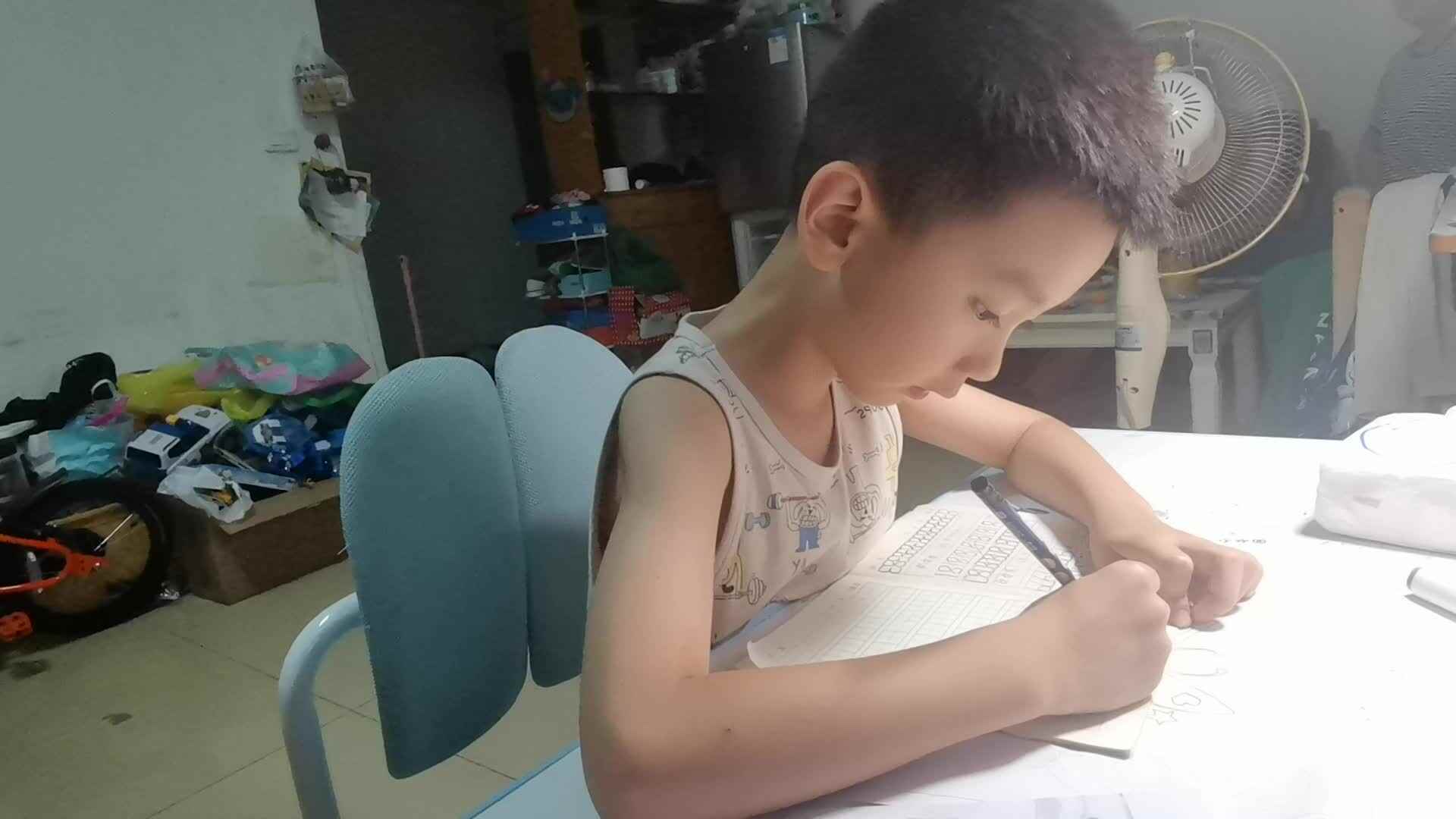 2023级B班刘梓浩闯关练习写数字.mp4