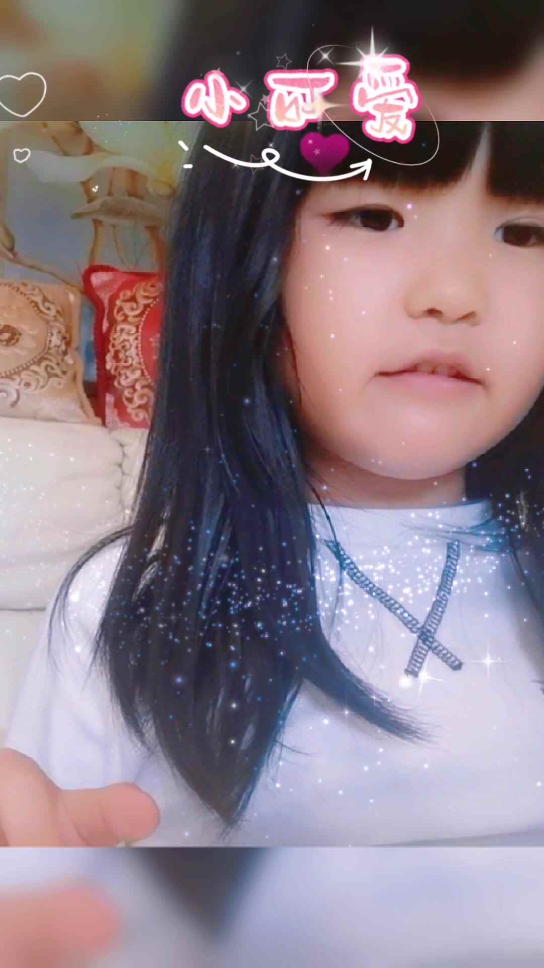 弹钢琴的小手