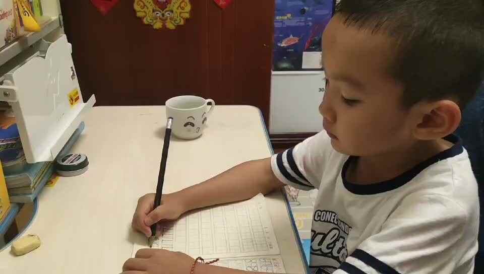 《书写数字70和71》.mp4