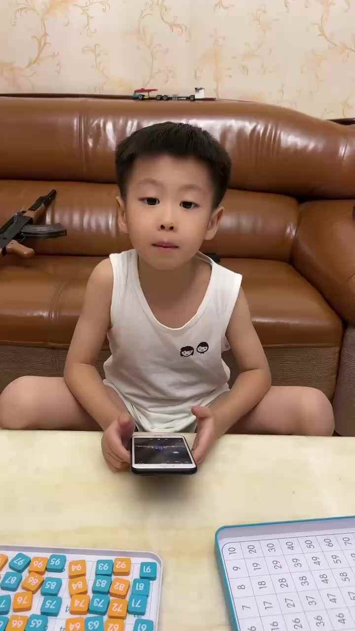 ⁣⁣⁣⁣2023级B班20220717吴艺轩闯关练习-观看视频《百数板1-100》.MOV
