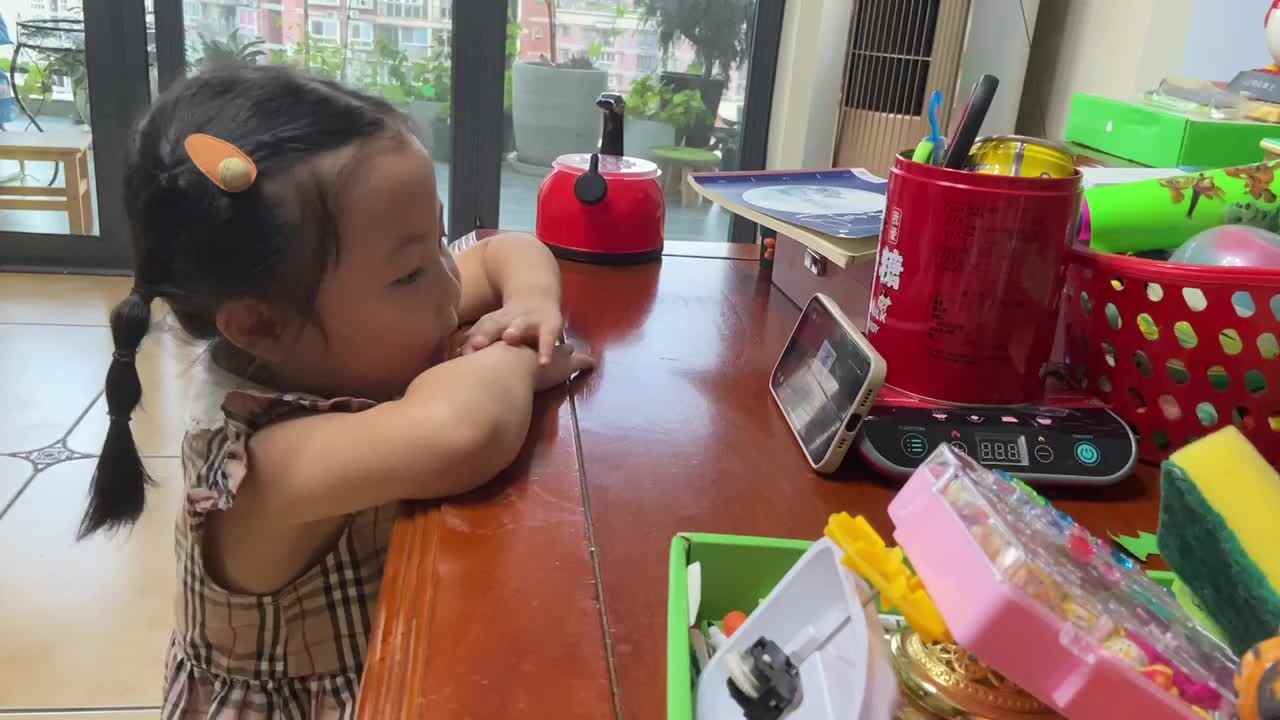 2022.7.10闯关练习-英语游戏《Cookie‘s week》