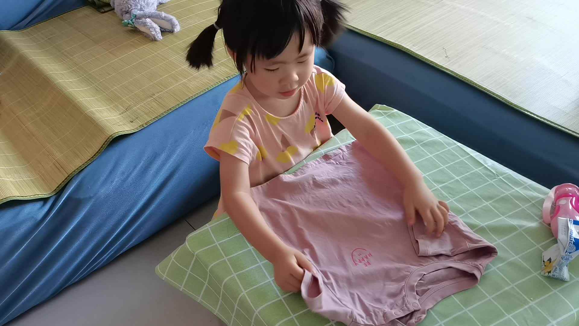 叠衣服.mp4