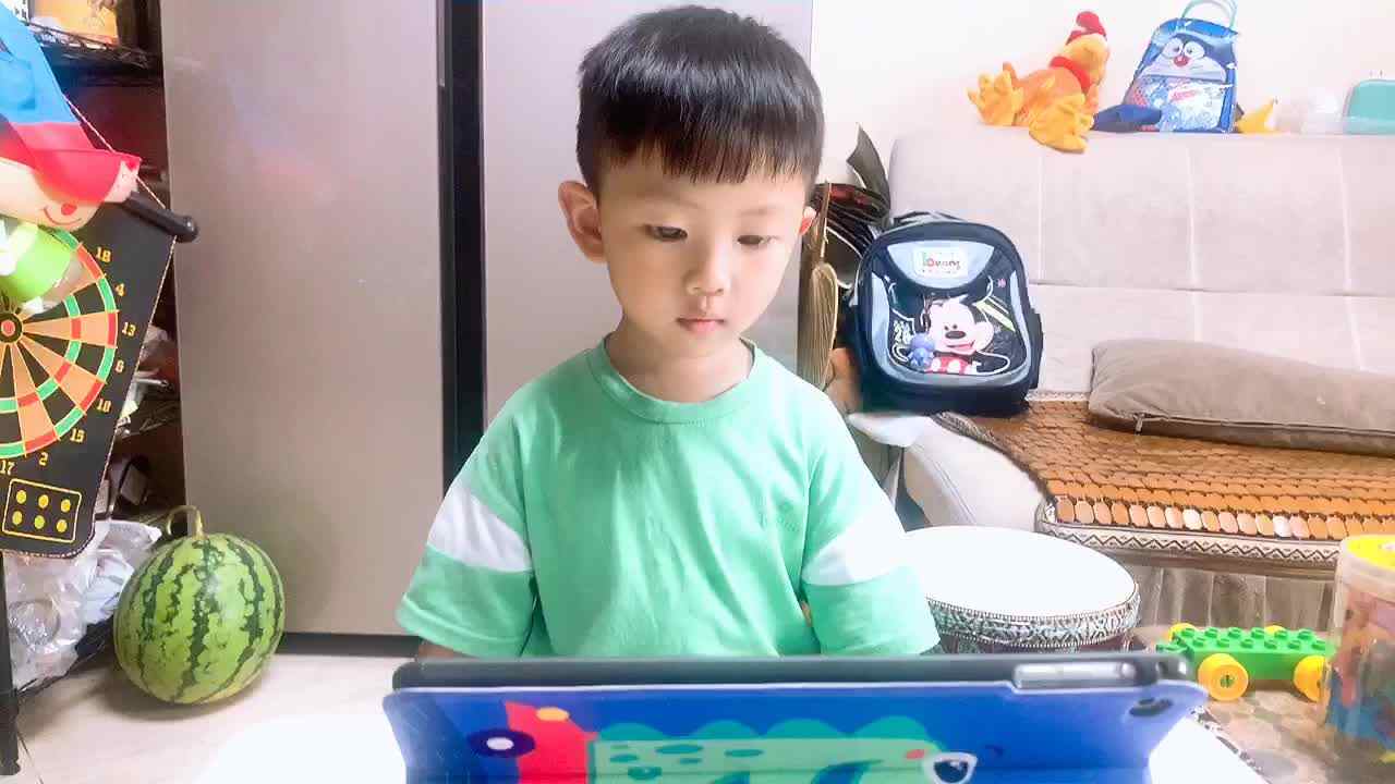 2022.7.3观看英文儿歌《what day is it today》