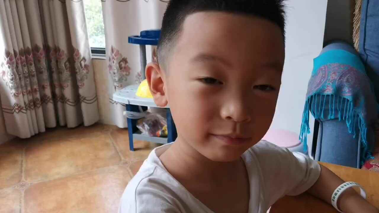 亲子阅读（把鼻子也拿下来）.MOV
