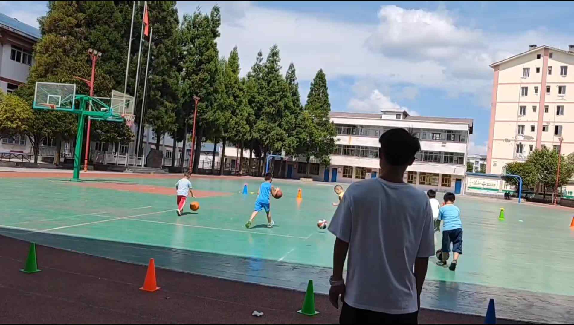 肖承恩运动靓照