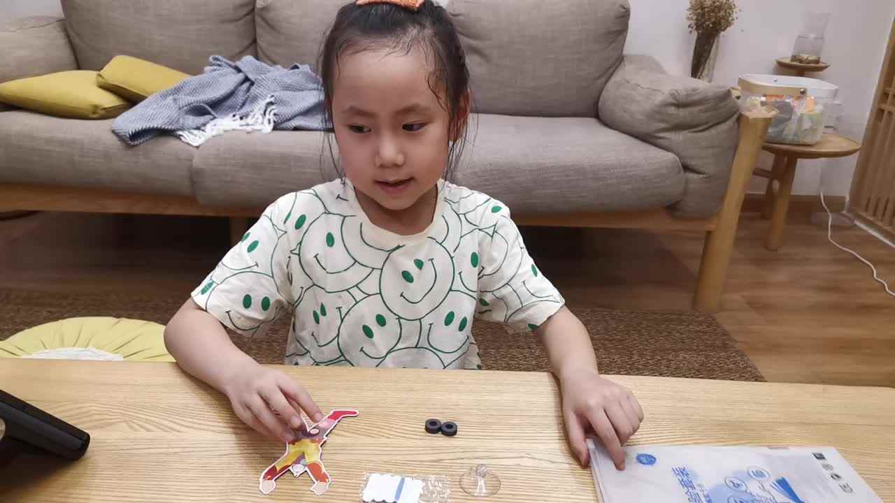 2023级B班徐瑾歆闯关练习20220827小丑走钢丝.mp4