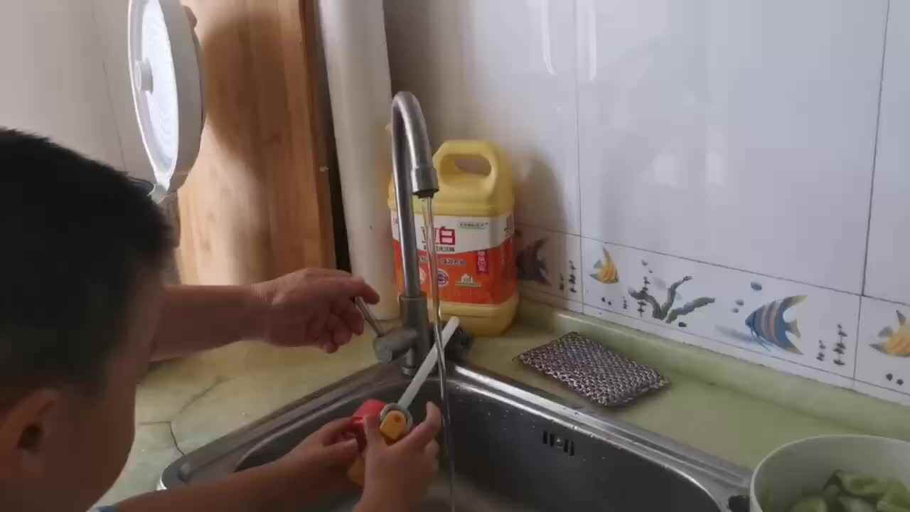 20220815小A班郭睿珩-暑假作业-day11-清洗杯子.mp4