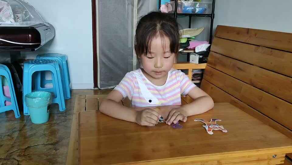 2023级B班20220826杜岳宁闯关练习-⁣科学小实验，小丑走钢丝.mp4