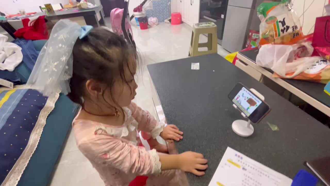 2022.9.25观看英文视频（How do you go to school）