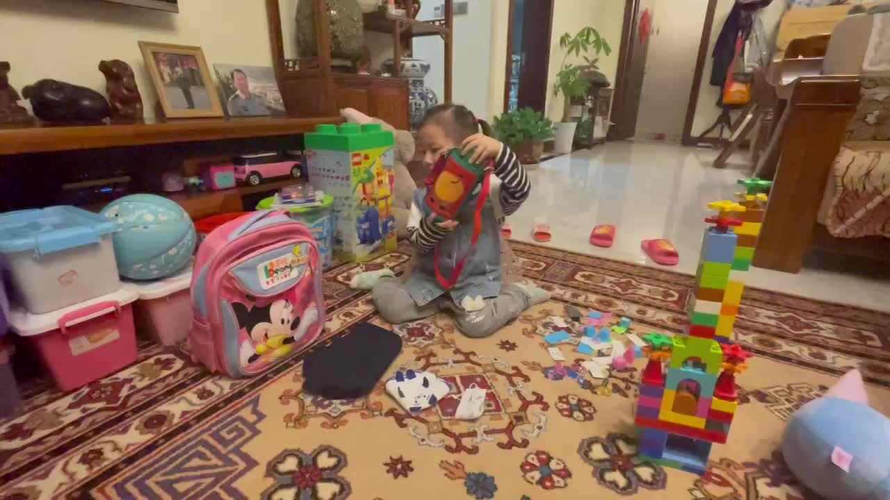 李芊仪整理书包