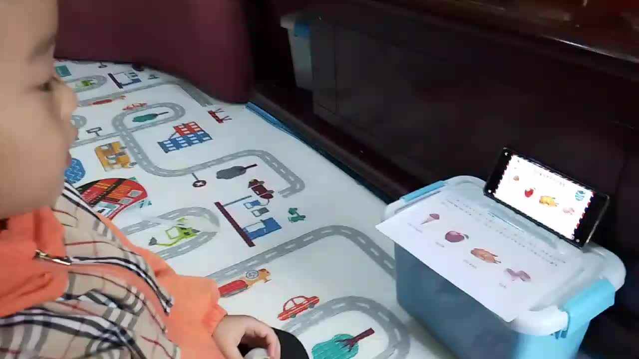 观看英文视频《Supermarket朗读示范》