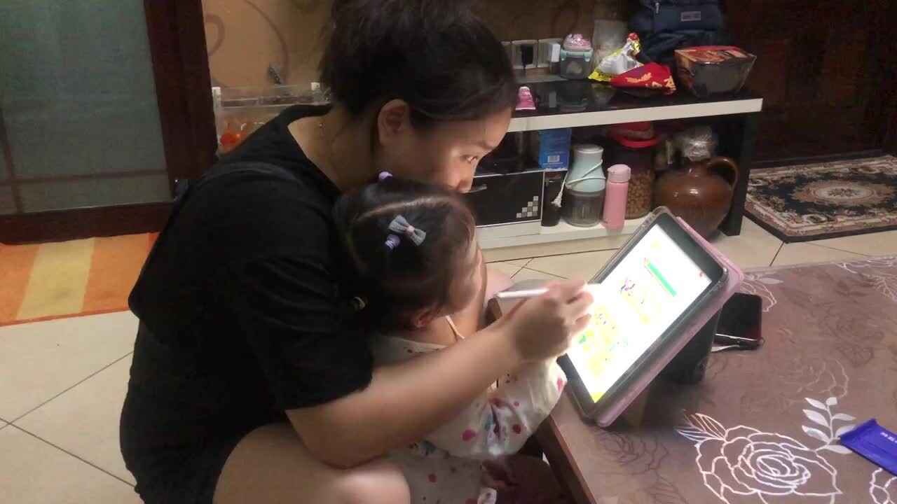 指读“看图说话”去超市下面的文字