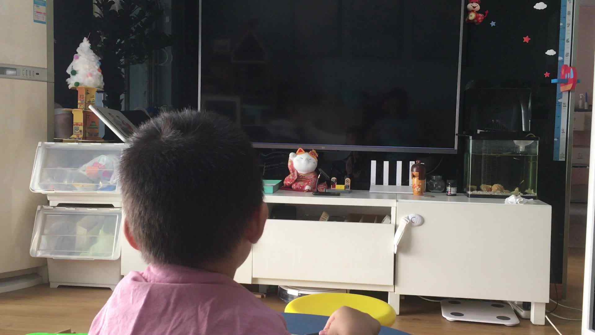 20220917中A班郭睿珩-观看绘本视频ToMarketToMarket.MP4