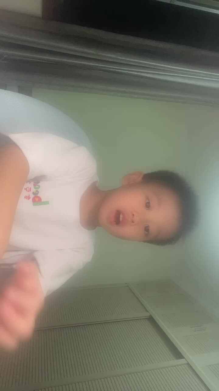2023级B班20220907吴艺轩闯关练习-《餐前礼仪》.MOV