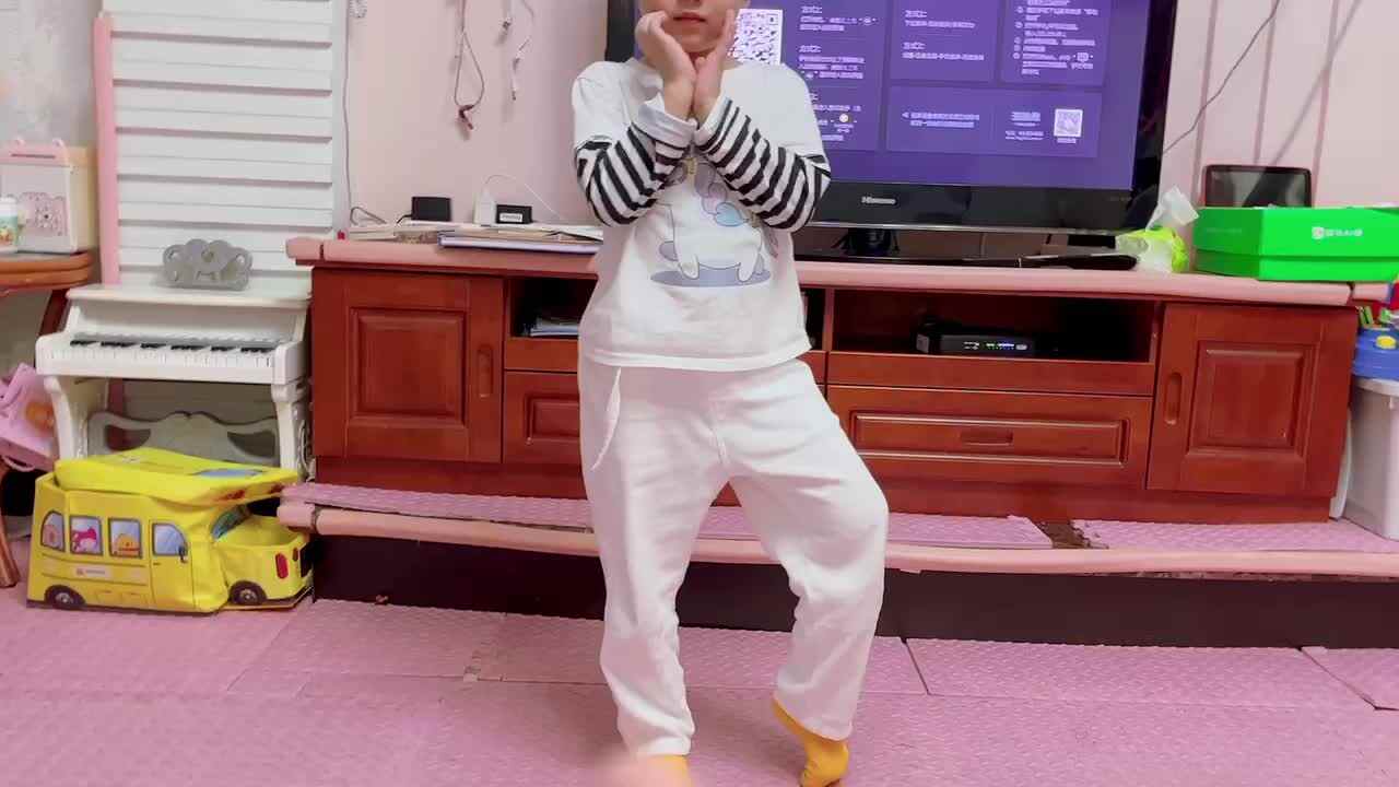trim.D0D096F7-C14A-4103-AC39-A44181E85281.MOV。9月27日Banana chacha