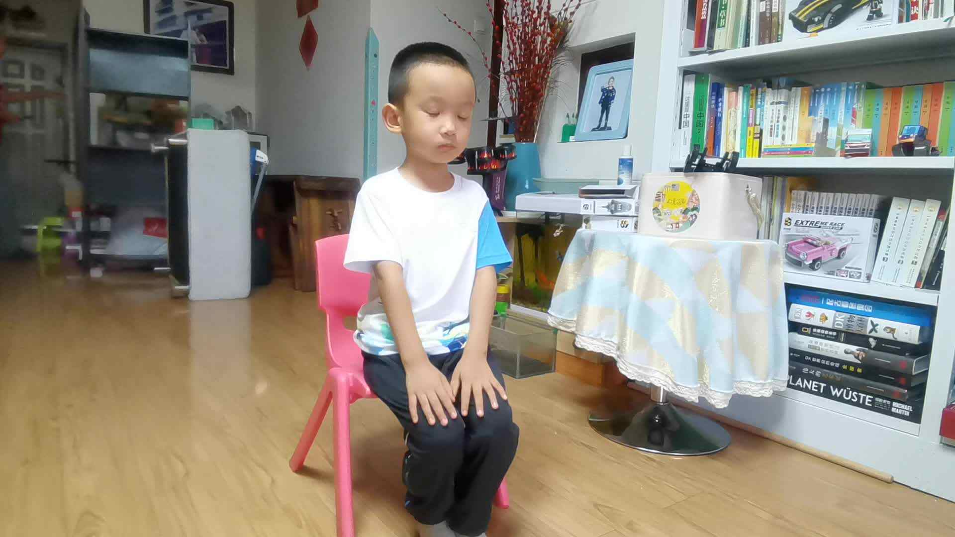《坐姿练习》.mp4