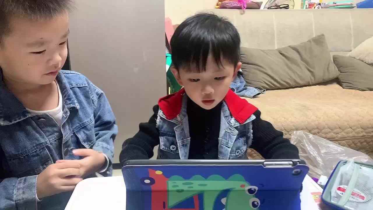 2022.10.15观看英文《吃掉皮特》.MOV