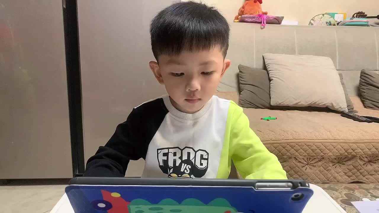 2022.10.23英语故事《乌鸦和狐狸》.MOV