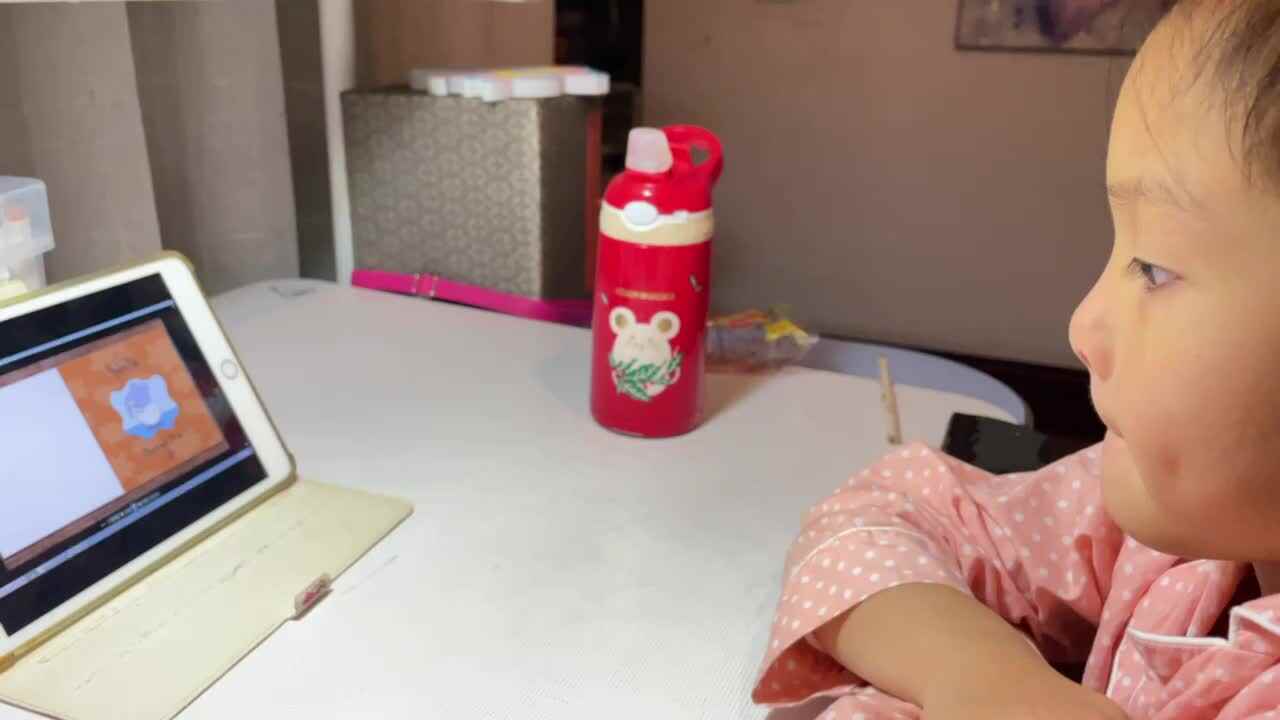 10.29屠钰婷观看英文视频《Peppa Pig Story Dentist Trip》.mov