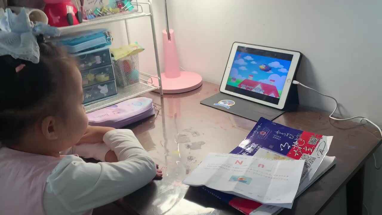 20221022陈彦兮闯关练习观看英文故事《乌鸦和狐狸》