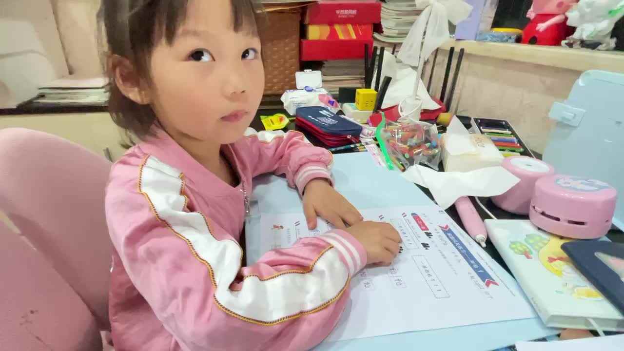 2023级实验2班段舒婷20221006闯关练习声母f.MOV