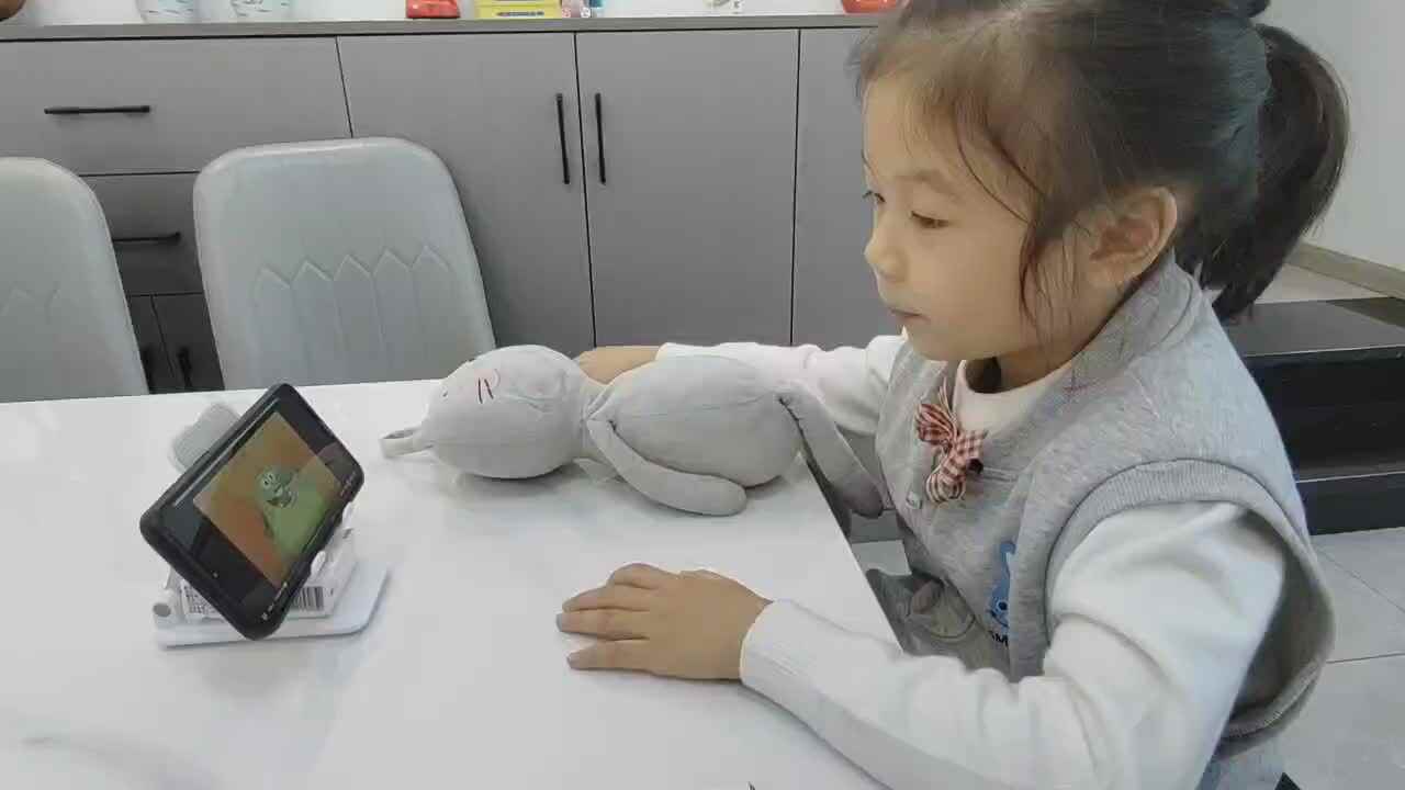 大班B班 王偲然 ⁣观看英文视频《Peppapig story-Dentist Trip 小猪佩奇看牙医》