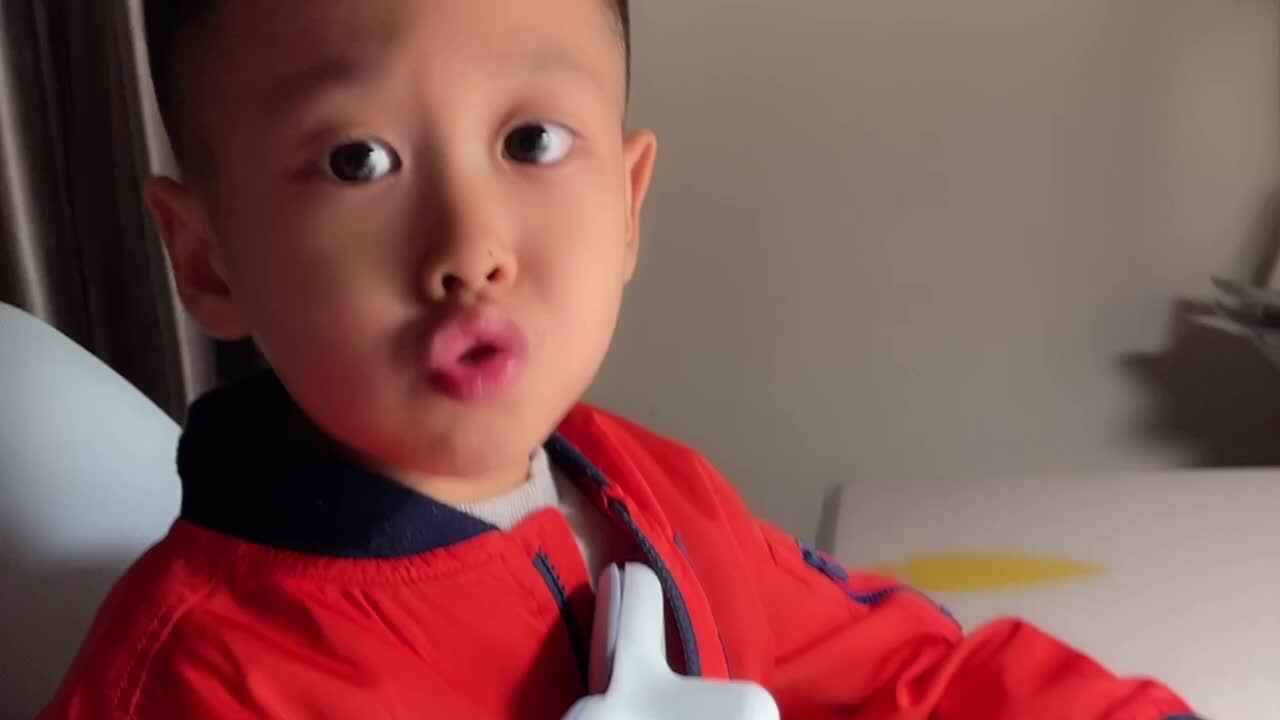 ⁣2023级B班20221013吴艺轩闯关练习-声母g.MOV