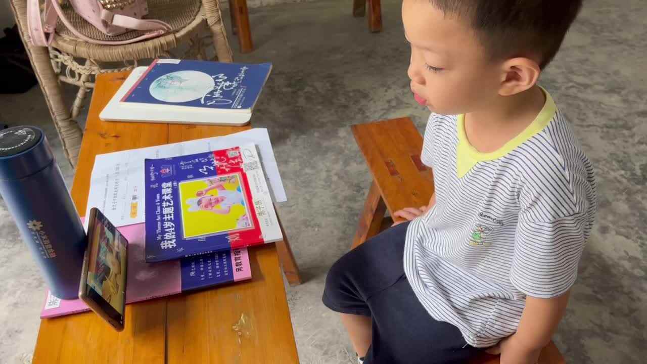 观看视频《农场动物之歌》