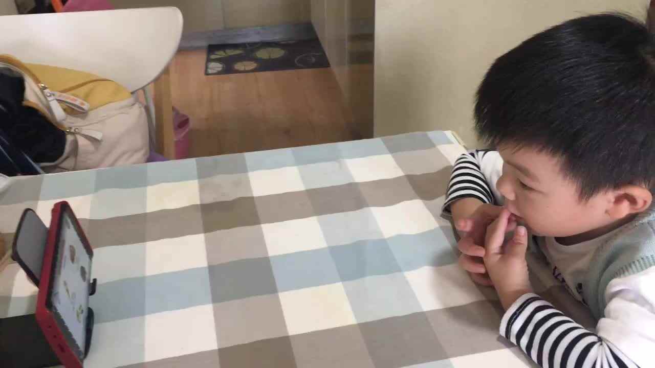 20221030中A班郭睿珩-desserts朗读示范.mp4