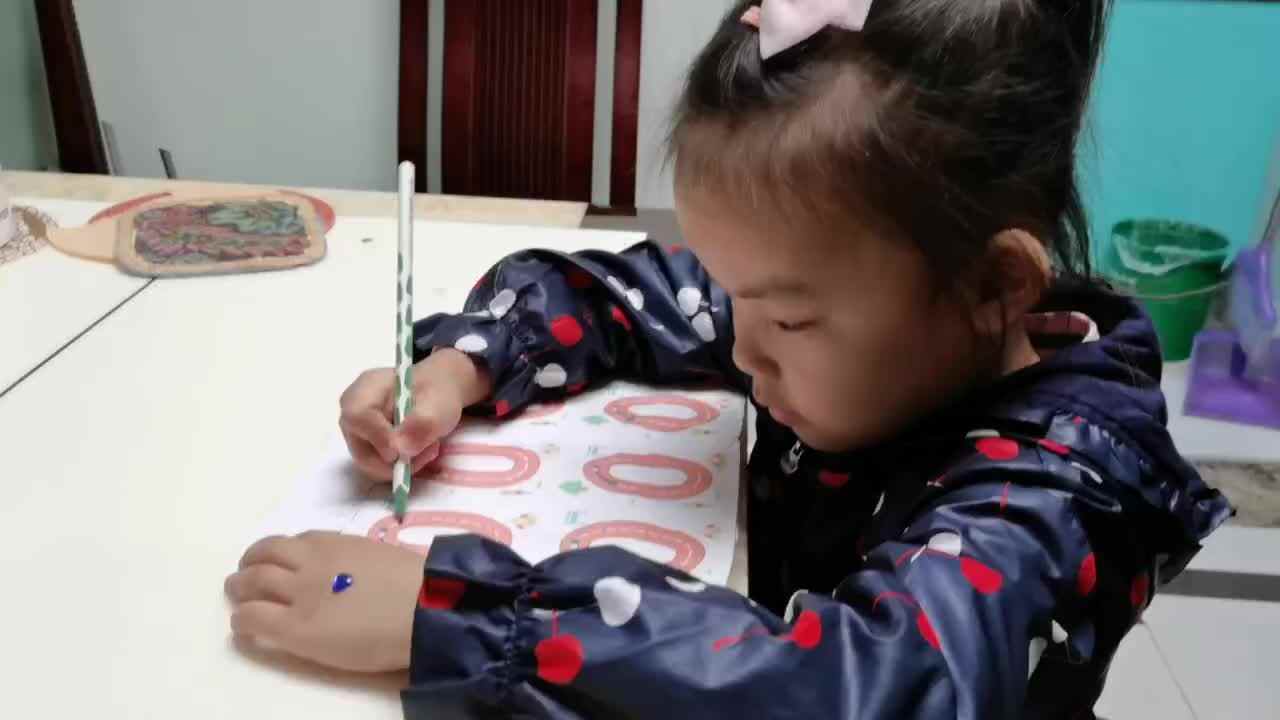 20221008陈彦兮闯关练习《控笔训练》