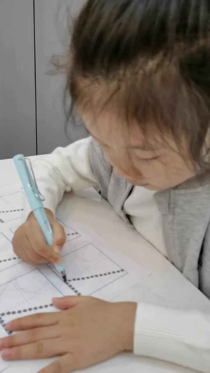 ⁣大班B班王偲然 控笔训练1030