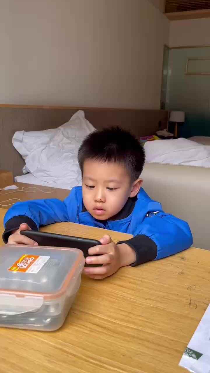 ⁣⁣⁣⁣⁣2023级B班20221123吴艺轩闯关练习-鲨鱼英语.MOV