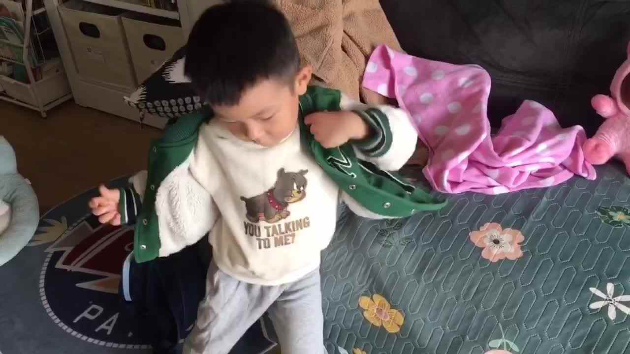 20221121中A班郭睿珩-自己穿衣服.mp4