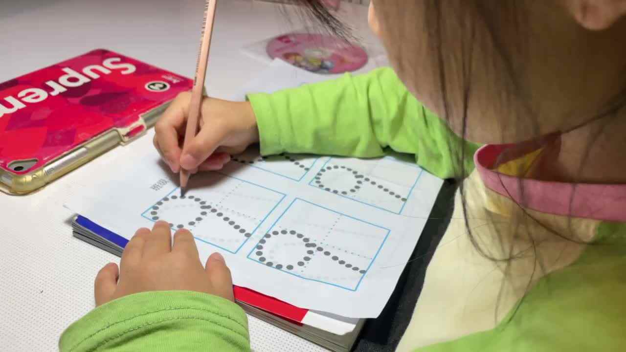 11.1屠钰婷笔控练习数字9.MOV