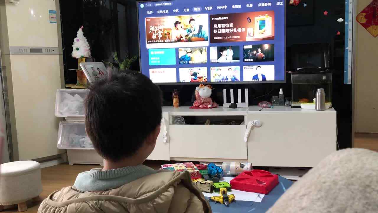 20221116中A班郭睿珩-观看手指灵动坊视频.mp4