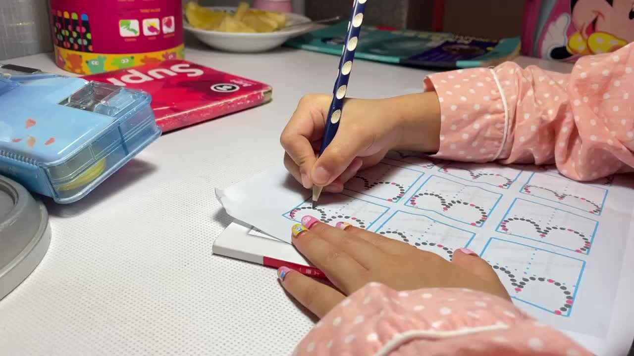 11.7屠钰婷笔控练习数字3.MOV