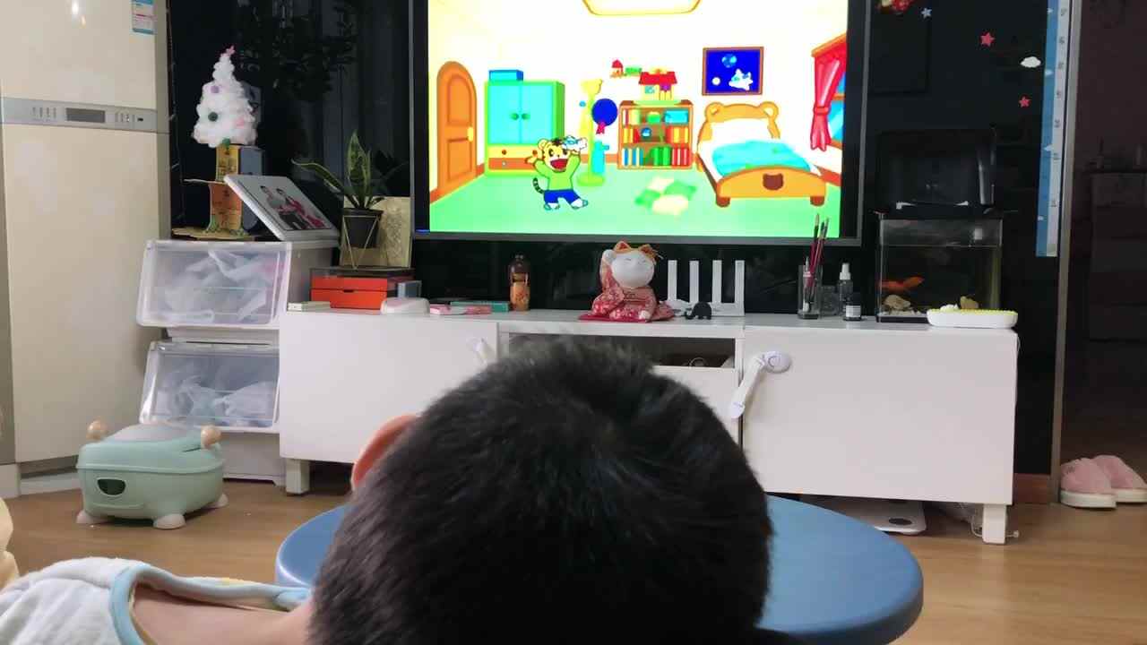 20221110中A班郭睿珩-观看我会擦屁股的视频.mp4