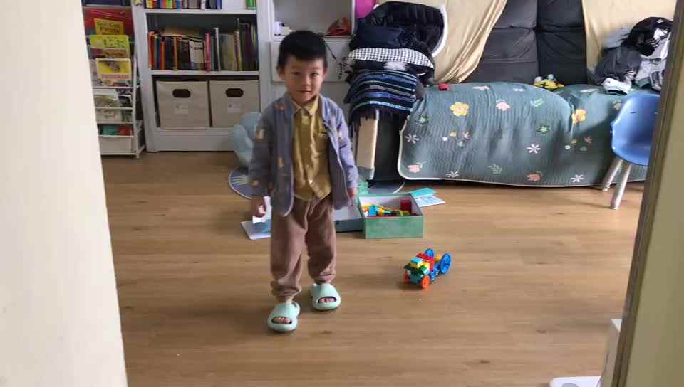 20221108中A班郭睿珩-练习原地踏步走视频.mp4
