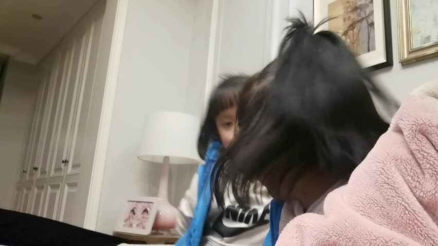 hide and seek—惟妙惟笑