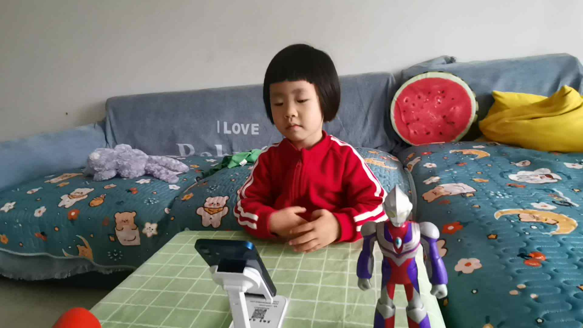 观看跟跳《小白兔》.mp4
