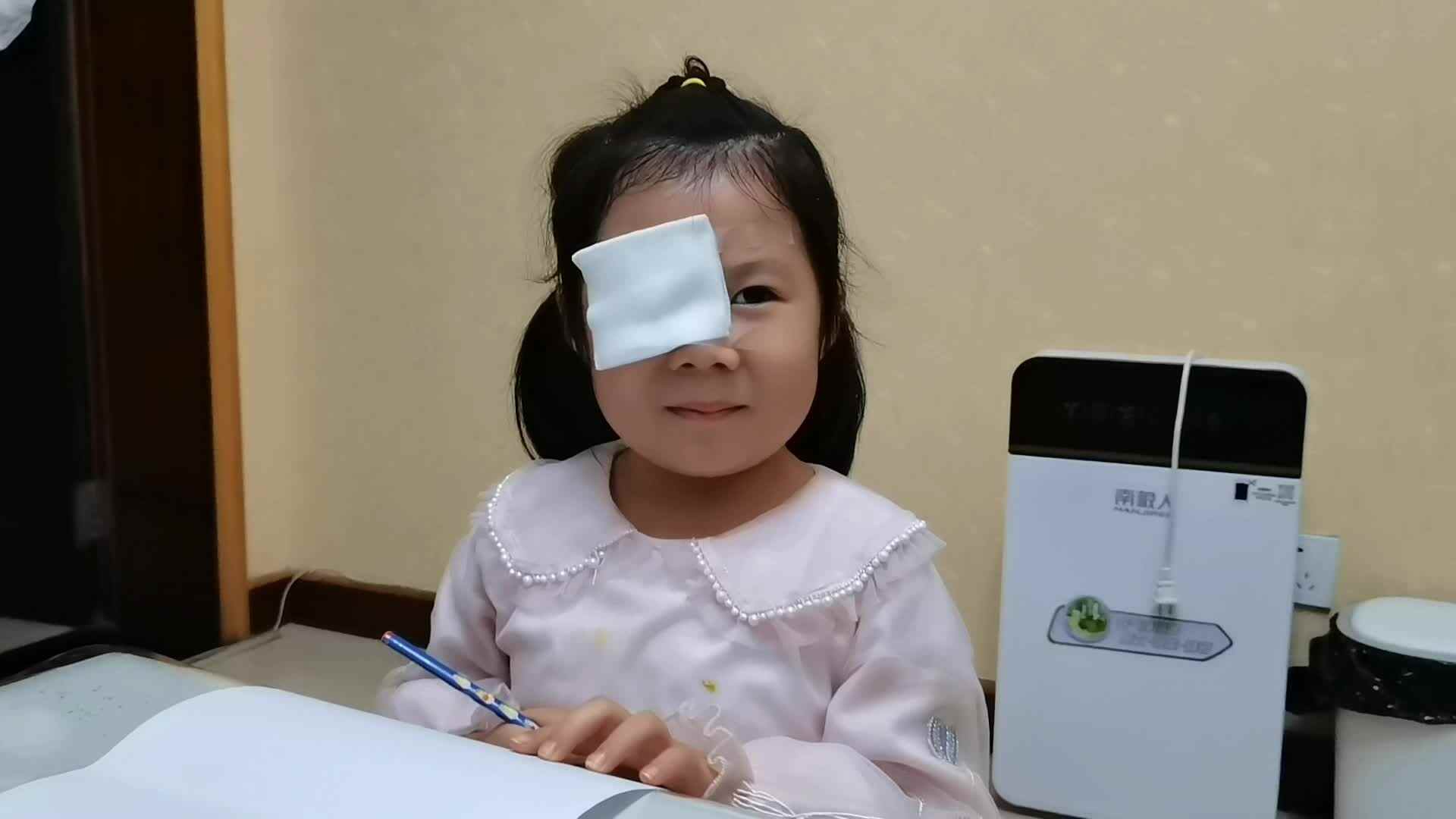 背诵 默写6个单韵母