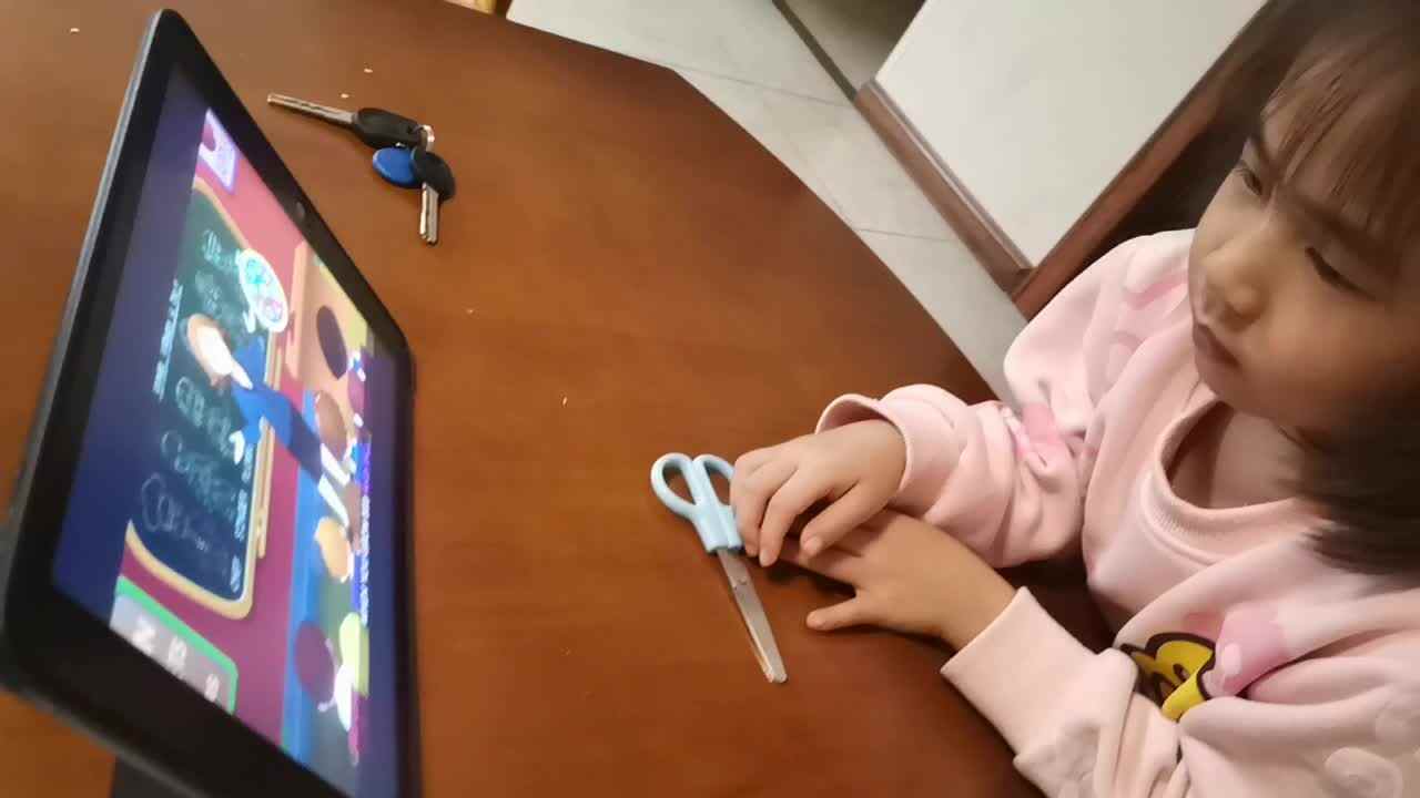 观看英语儿歌《What do you want to be？》你想成为什么职业？11.1